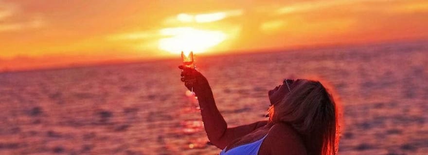 Croisière privée au coucher du soleil à Phuket en catamaran