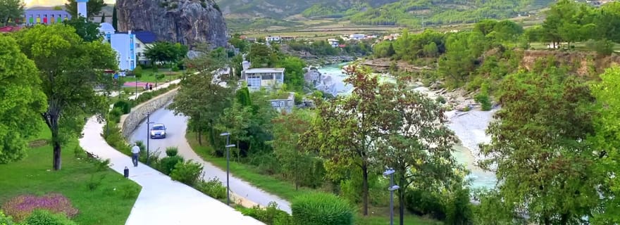 RED LINE : excursion VIP d'une journée en SUV : Vlorë-Gjirokastër-Përmet