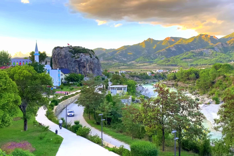 RED LINE: VIP daily tour with SUV: Vlore-Gjirokaster-Permet