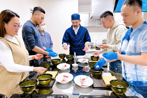 Naha Makishi Public Market : Sushi making experience English guided guide