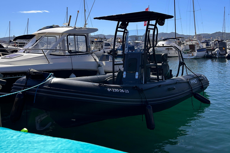 Ibiza : excursión privada en barco todo incluido por la costa suroeste