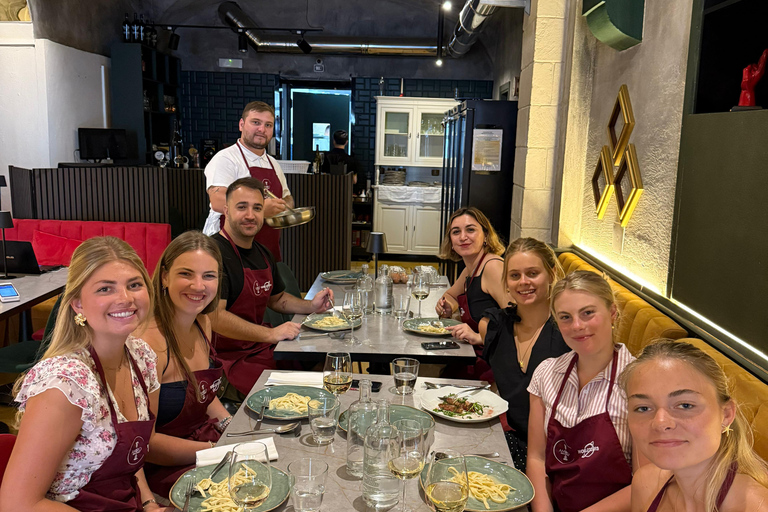 Segredos napolitanos: aula de massa e tiramisù para amantes da gastronomiaSegredos Napolitanos: Aula de Massa e Tiramisù para quem curte comida