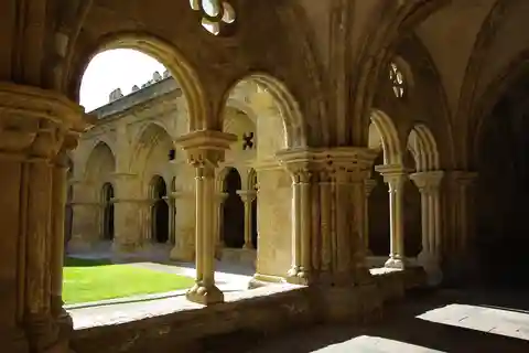 Coimbra: Private Guided City Walking Tour