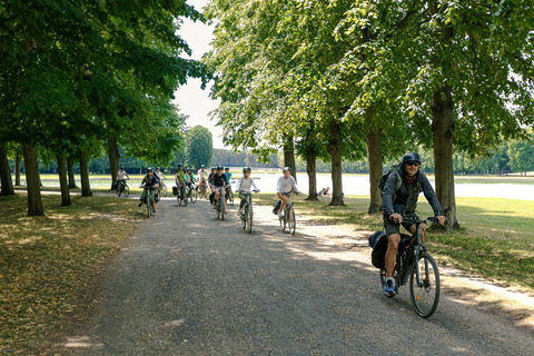 Paris: Schloss Versailles &amp; Königin Hamlet E-Bike TourParis - Schloss Versailles E-Bike Tour