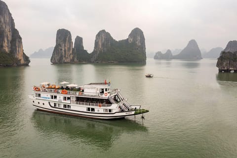 From Hanoi: 2-Day Halong Bay Cruise with Kayaking - Image 2