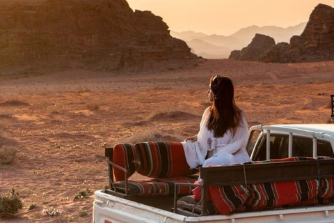 Wadi Rum: Sunset Jeep Tour with Rumsky Stargazing Activity Wadi Rum: Rumsky Stargazing Actvivity with 4 Hr Jeep Tour