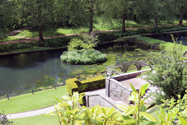 Cardiff: Bay Trail, St Fagans & Cathedral Half Day Tour