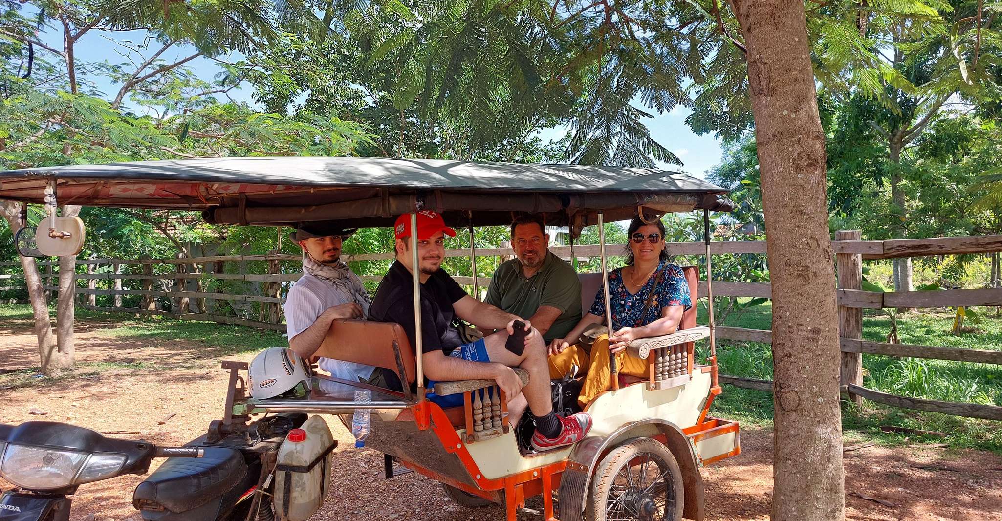 Tuktuk service to pepper farm and Secret Lake - Housity