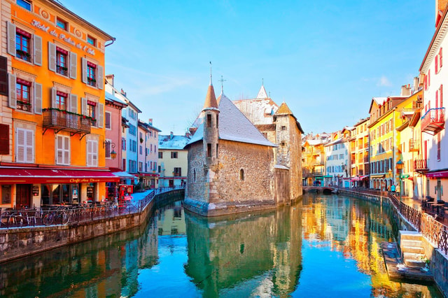Private day trip from Geneva to Annecy & back, in English