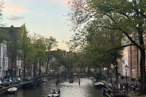 أمستردام جولة مشي للأشباح والتاريخ المظلمأمستردام: جولة سير الأشباح والتاريخ المظلم