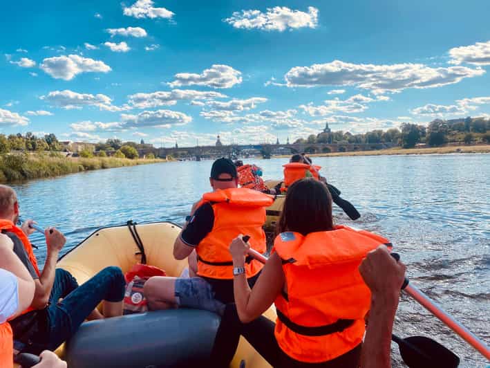 Dresden: Dinghy boat tour from Pillnitz to Loschwitz (Blue Wonder)