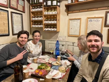 Mailand: Geschichte & Streetfood-Tour mit Weinprobe Mailand: Geschichte & Streetfood-Tour mit Weinprobe