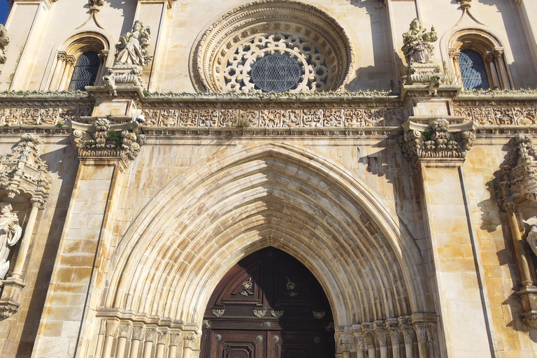 From Lisbon: Medieval Tour, Batalha, Tomar, Alcobaça, Óbidos Private Tour Option