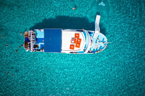 Pafos/Akamas: Tour en autobús y barco por la Laguna Azul con tobogán acuático