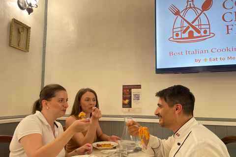 佛罗伦萨：意面制作课程，含晚餐、葡萄酒和... 唱歌！佛罗伦萨：意面制作课程，含晚餐、葡萄酒...还有歌唱！