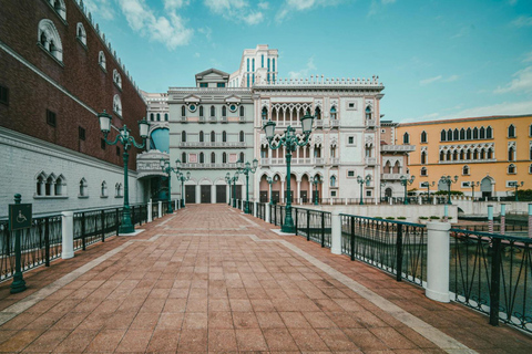 澳门：私人历史漫步和米其林当地美食之旅深圳：未来自动驾驶出租车、巴士和无人机送货