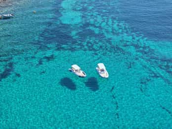 Split/Trogir: Trogir, Blue Lagoon, and Solta Speedboat Trip
