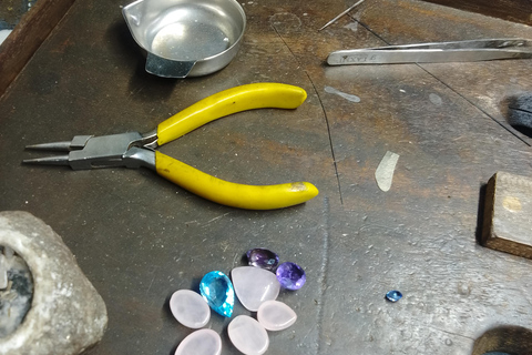 Kandy Traditional Jewelry making with gem cutting experience