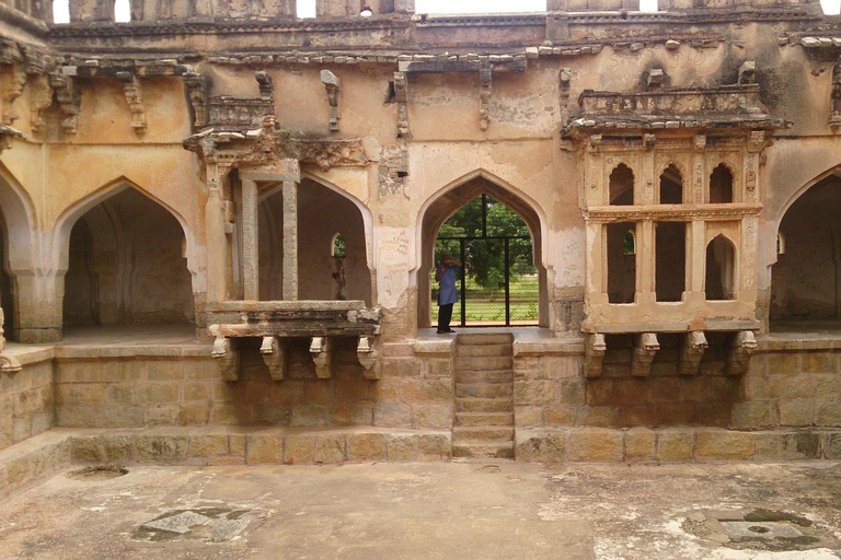 From Bangalore: 3-Day Hampi Heritage Tour with Hotel