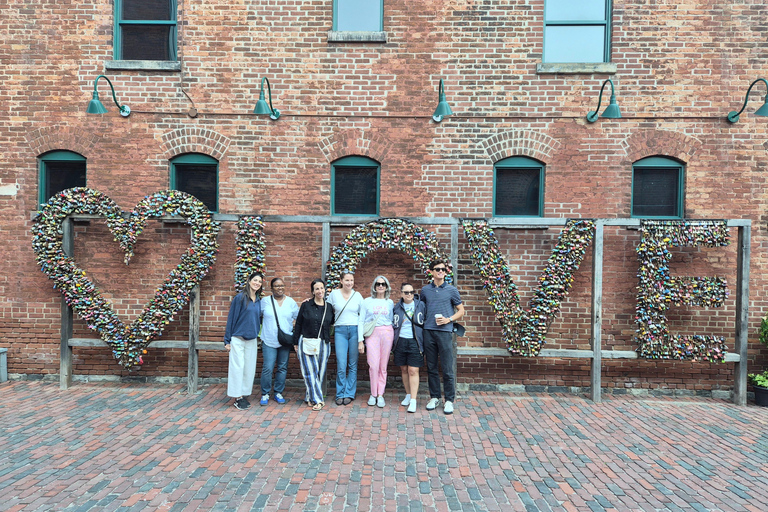 Toronto: Express - St. Lawrence Market+Distillery Food Tour