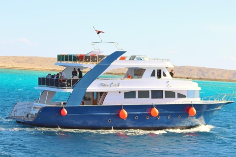 Hurghada: Go Luxury To Magawish Island W Snorkel & Lunch Hurghada: Private Luxury boat trip to Magawish island