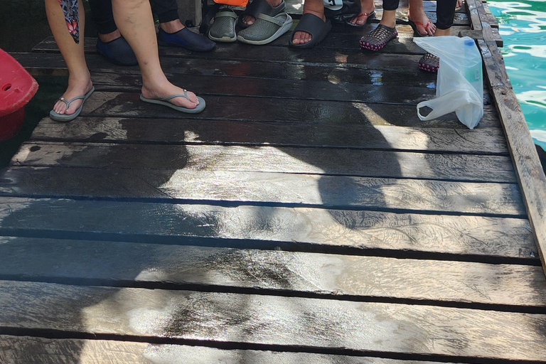 Coron: Super Ultimate Island Hopping Tour with Lunch