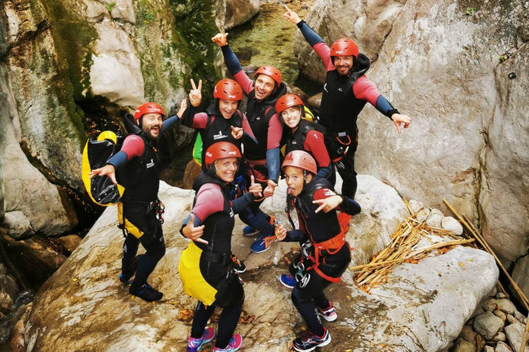 Bolulla: Estret de les Penyes Water Canyoning