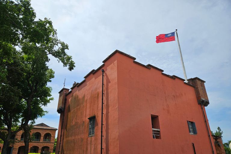 Tamsui: Historic Landmarks and Riverside Morning Tour Small-Group Tour Only