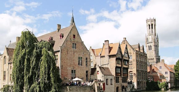 Bruges : visite à pied, dégustation de chocolat et tour en bateau