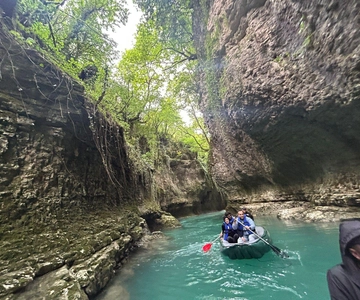 From Kutaisi:Canyons and caves tour with transfer to Tbilisi