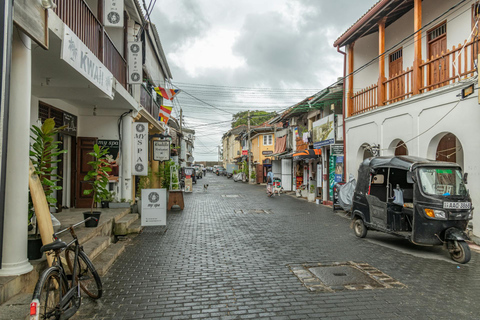 Galle: Fort Walking Tour with Local Guide + Lunch