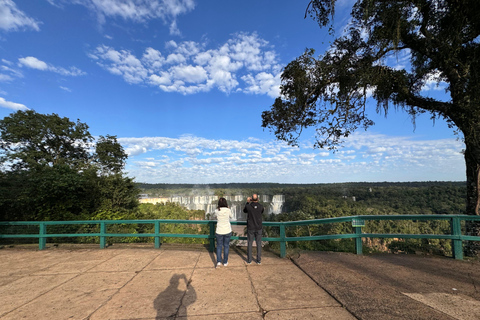 Visite privée d&#039;une journée au Brésil et en Argentine à côté des chutes d&#039;IguassúVisite privée d&#039;une journée des côtés brésilien et argentin des chutes