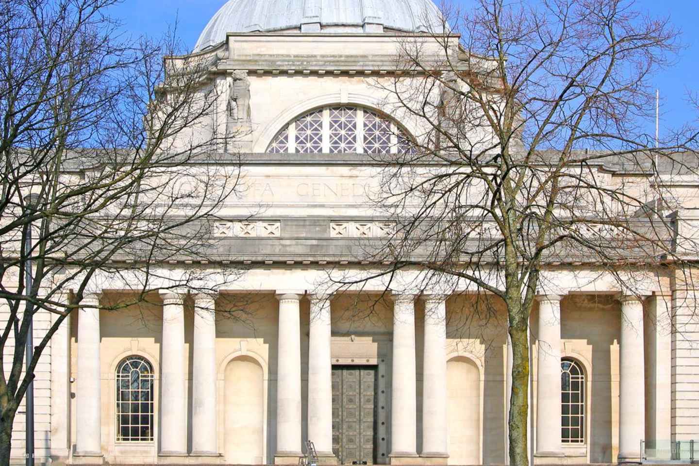 Кардифф: фантастическая прогулка по следам Доктора Кто