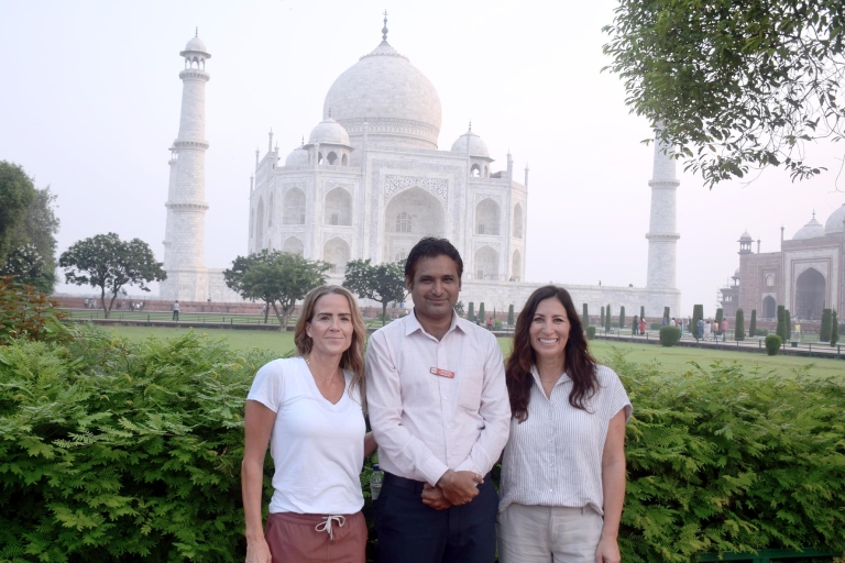desde Agra: visita sin colas al Taj Mahal y al fuerte de AgraDesde Agra: Excursión con Coche AC, Conductor, Guía y Entradas