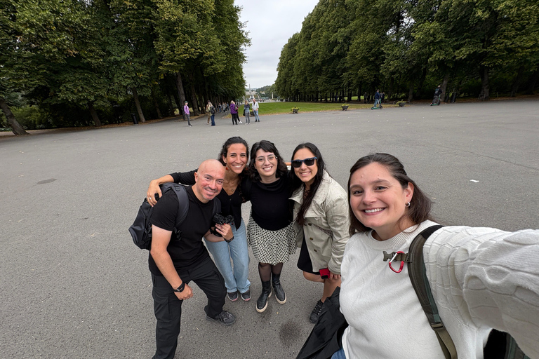 Oslo: tour guidato a piedi del Parco VigelandOslo: tour guidato a piedi nel Parco Vigeland