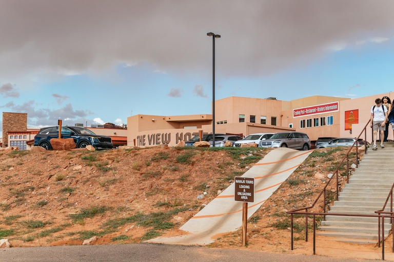 Monument Valley: Sunset Tour with Navajo Guide