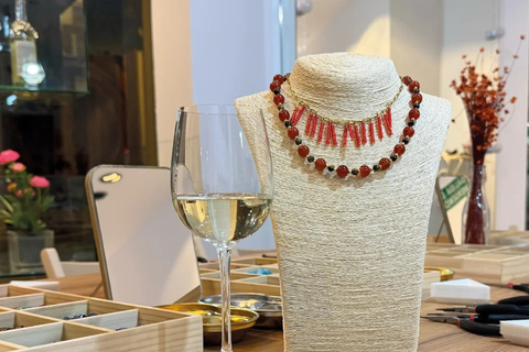 Valencia: Jewelry-Making Workshop with Unlimited Drinks