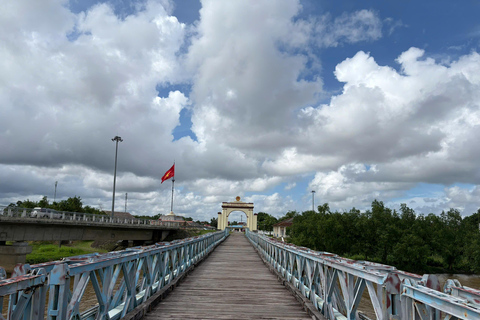 Hue: Privater Transfer nach Phong Nha mit Vinh Moc TunnelnHue: Mit dem Privatauto nach Phong Nha - ohne Zwischenstopps