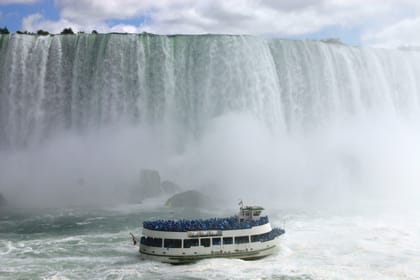 Niagara Falls, USA, Guided Tour with Maid of the Mist Cruise - Housity