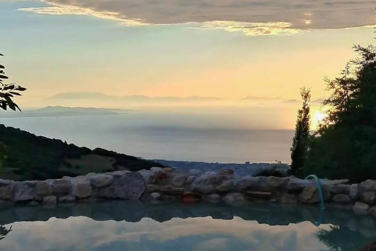 Patras: Escursione all&#039;alba a Panachaiko con colazione e cascata