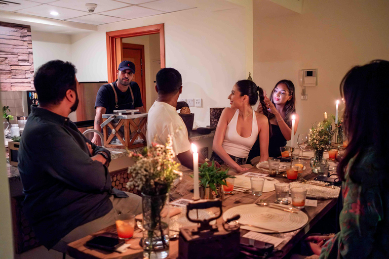 迪拜：5 道菜的地下餐饮体验（晚餐俱乐部）迪拜：秘密地点的 5 道菜餐点