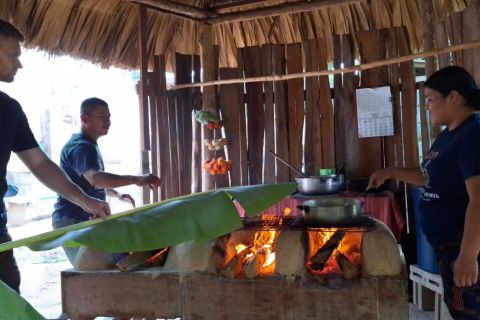 SAN IGNACIO: Food Calligraphy Experience with a Mayan Family