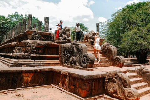 Visita guiada de la ciudad antigua de Polannaruwa Desde KandyVisita guiada a la ciudad antigua de Polannaruwa Desde Kandy