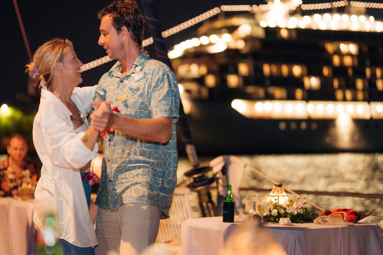 Bali Benoa: 5-Course Romantic Evening Cruise with Live Music Dinner Cruise with Round-Trip Hotel Transfers