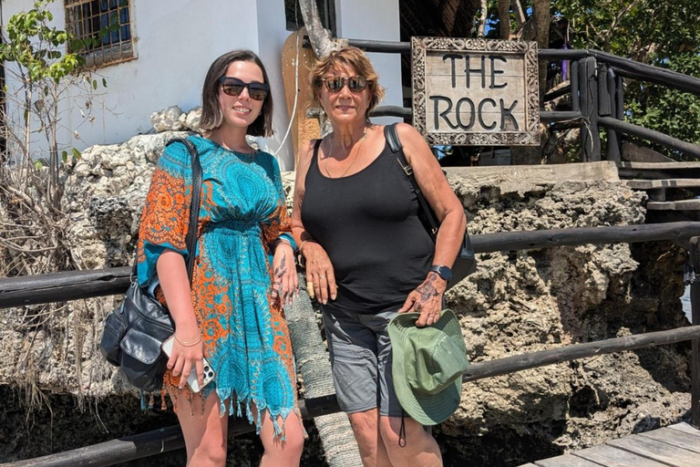 JASKINIA SALAAM: Pływanie z żółwiami i kolacja w restauracji The RockWycieczka obejmuje Odbiór z hotelu i transport powrotny