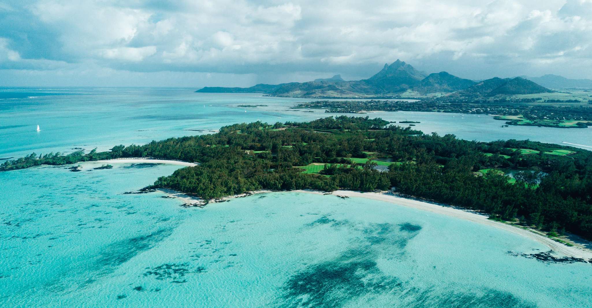 Full-day Catamaran Cruise to Ile aux Cerfs with Lunch - Housity