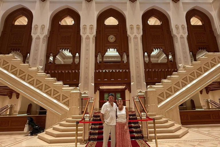 Muscat: City Highlights Tour with Grand Mosque & Souq Shared
