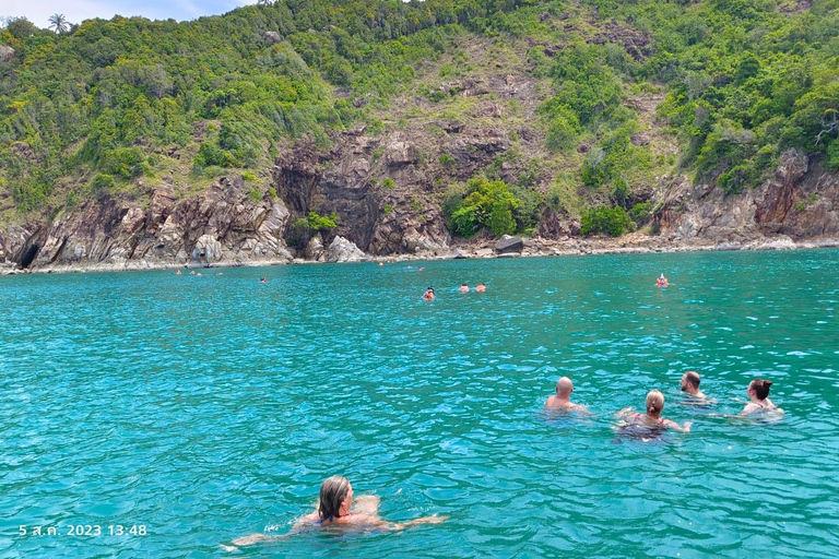 Koh Samui: Całodniowy rejs na wyspę Koh Phangan z zachodem słońcaKoh Samui: całodniowy rejs na wyspę Koh Phangan z zachodem słońca