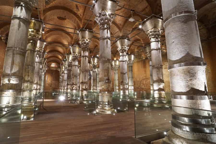 Theodosius-Zisterne (Serefiye): Eintrittskarte ohne Anstehen. Foto: GetYourGuide Theodosius-Zisterne (Serefiye): Eintrittskarte ohne Anstehen. Foto: GetYourGuide