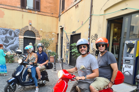 Roma: Excursão turística autoguiada pela Vespa